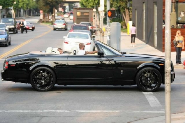 David Beckham (Rolls Royse Phantom Drophead - 300 bin Euro)
