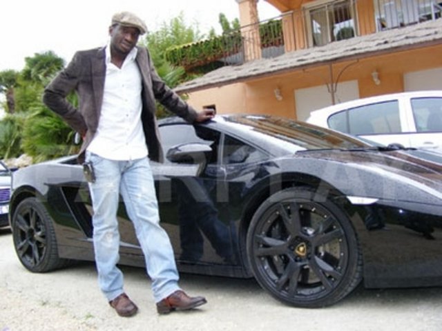 Mamadou Niang ( Ferrari F430 Spider - 175 bin Euro)
