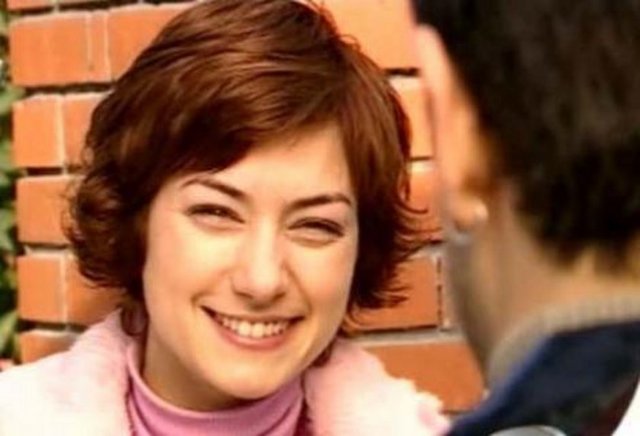 Aliye - Sanem Çelik - ALİYE -  - Sanem Çeilk, Halit Ergenç ve Nejat işler gibi oyuncuların boşrolünü paylaştığı  -  - Aliye dizisi üç sezon boyunca izleyiciyi ekrana kitledi...