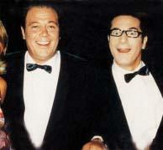 Saffet - Yalçın Menteş - TATLI KAÇIKLAR -  - Yalçın Menteş, Mehmet Ali Erbil ile başrolde oynadığı Tatlı Kaçıklar dizisinde  -  - canlandırdığı Saffet karakteri izleyici tarafından çok sevildi...