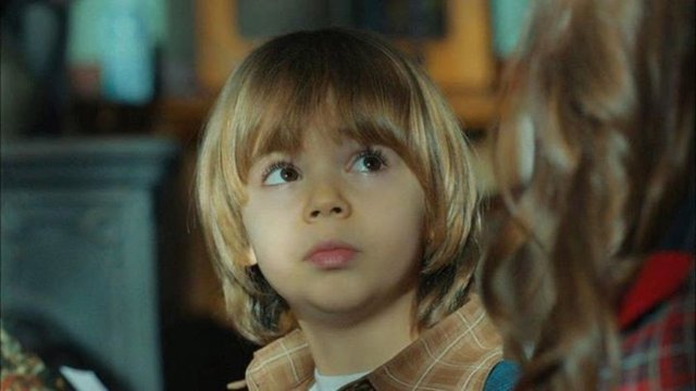 Karadayı   - Küçük Nazif   - Dizide Mahir karakterlerinin düşmanları tarafından düğüne giderken bomba ile patlatılan arabanın içinde ölen Ataberk Mutlu'nun canlandırdığı karakter.  -