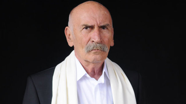 Ezel  - Ramiz Dayı   - Dizide oğulları tarafından öldürülen Tuncel Kurtiz'in canlandırdığı karakter. Gerçek hayatta da Tuncel Kurtiz 2013 yılında kalp krizi nedeniyle hayatını kaybetti.  -