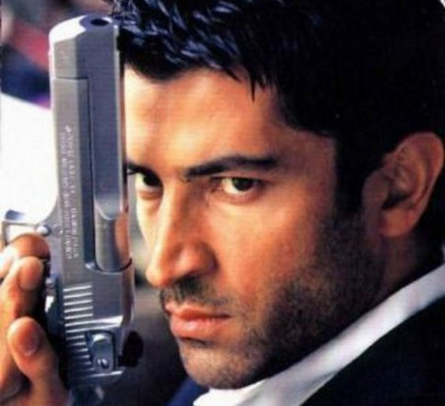 Yusuf Miroğlu - Kenan İmirzalıoğlu - DELİ YÜREK -  - Kenan İmirzalioğlu yıllar önce Deli Yürek'deki Yusuf Miroğlu'nu unutulmaz  -  - karakterlerden biri yapmıştı... -