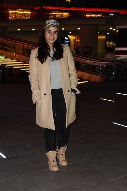 Son zamanlarda yer aldığı projeler ile adından sıkça söz ettiren ünlü oyuncu Büşra Pekin, sevgilisi Ersay Üner ile evleneceğini de açıklayarak tekrar gündeme oturmuştu.