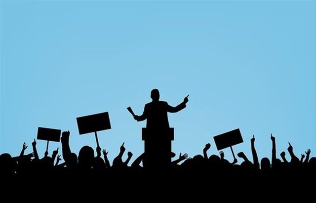 Ünlü Rus atasözleri!"Sen siyasetle ilgilenmezsen, siyaset bir gün seninle ilgilenir."