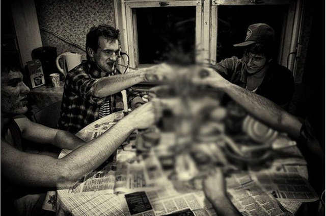 "Karşılıklı oturup votka içmediğin kimseyle düşman olma."