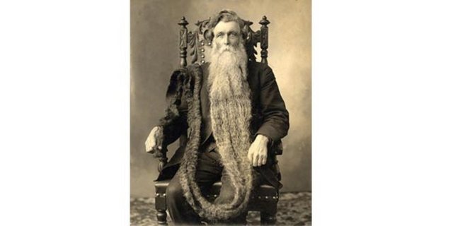 Sakallının ölümü Avusturyalı Hans Steininger Dünyanın en uzun sakallarına sahip insanı olarak meşhur olmuştu. (1.4 metre) Fakat onu meşhur yapan bu sakalları aynı zamanda ölümünede sebep oldu. 1567 de bir gün Hans'ın kasabasında büyük bir yangın çıktı. Hans sakalını toplamayı unuttuğu için sakallarının alev almasıyla dengesini kaybetti. Önce düşüp burnunu kırdı sonrada yaşamını kaybetti.