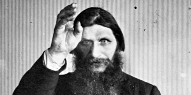 Zehirlendi, vuruldu, boğuldu, sopalandı yine de ölmedi Rus mistik Grigori Rasputin (1869-1916) da ilk olarak on kişi tarafından zehirlendi, fakat ölmedi. Daha sonra tabancayla vuruldu, ölmedi arkasından üç defa daha vuruldu yine ölmedi, inanılmaz dövüldü ve boğulmak istendi ama hiçbirisinde ölmedi. Rasputin en sonunda bir kasabada huzur içinde yaşadı ve eceliyle öldü.