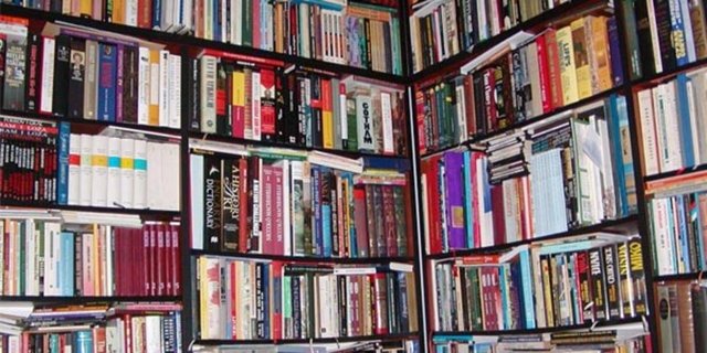 Kitaplık yüzünden ölüm Mariesa Weber iki hafta ailesinden haber alamadı.Onları yatak odasında kitaplığın altında ölü buldu...