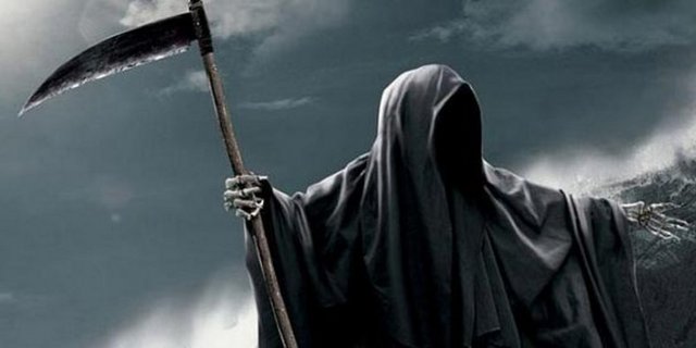 Tekrarlanan ölüm 1991 de 57 yaşındaki Taylandlı kadın Yooket Paen çiftliğinde yürüken bir inek pisliğine basıp düştü.Düşerken tellere tutunmaya çalışırken elektrik çarpması sonucu öldü. Kısa bir süre sonra kardeşi 52 yaşındaki Yooket Pan komşusunu olay yerine göstermek için götürdü.Fakat ne şanssızlıktır ki oda aynı yerde inek pisliğine basıp aynı şekilde elektrik çarpması sonucu öldü...