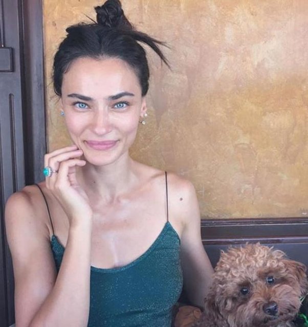 Saadet Işıl Aksoy Instagram sayfasında paylaştığı fotoğrafıyla takipçilerini şaşırttı.