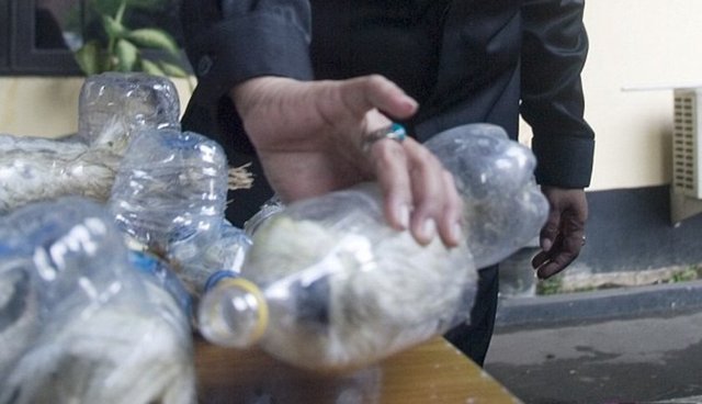 Müşterilerine satmaya hazırlanırken yakalandılar