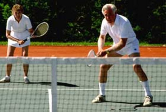 'YAŞ İLERLEDİKÇE HAREKET ARTACAK' -  - 50 yaşından sonra 6-7 öğün yemek tamamen sağlıksızdır. İbn-i Sina diyor ki, 'Yaş ilerledikçe, hareket artacak'.