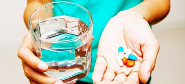 "Sabahtan akşama vitaminin kıymeti yok" - "Doğal her şeyi yediğiniz zaman her türlü vitamin vücuda girer. Vücudun eksikliği varsa elbette takviye vitamin alınmalı. Ama sabahtan akşama herkese bol vitamin vermenin kıymeti yok!"