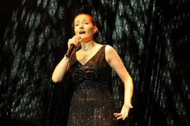 CANDAN ERÇETİN -MÜZİK ÖĞRETMENİ