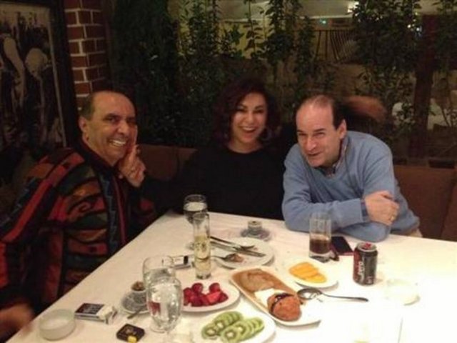 NİLGÜN BELGÜN - Eski dostlar.İyi günde kötü günde