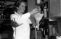 Thatcher 1947 yılında Oxford Üniversitesi Fizik Bölümünden mezun oldu. 1950 yılında politikaya atılana kadar olan sürede kendini kimya araştırmacısı olarak tanımladı.