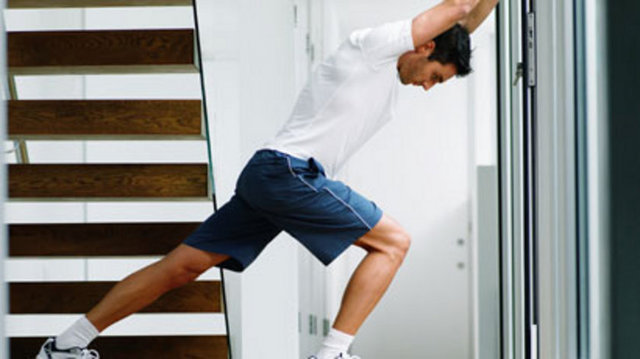 Bu egzersizlere kendinizi alıştırdıktan sonra sırada 3 hareketle 300 kasınızı çalıştıran egzersize geçebilirsiniz...