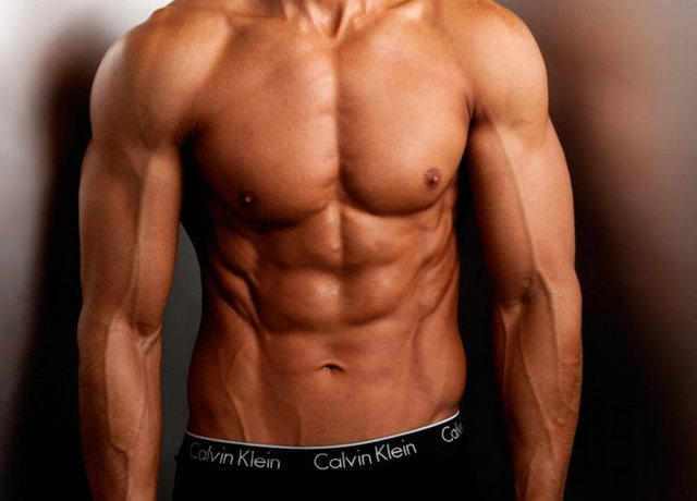 Karın kaslarınızı geliştirmek için çalışmalarınızı zamanla zorlaştırmalısınız... -