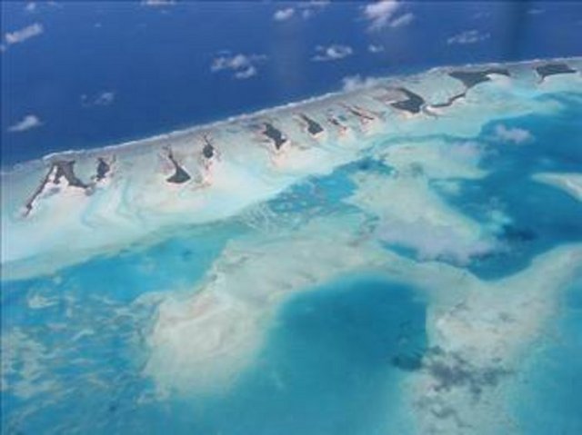 İngilizler adalara 1837'de gelmişlerdir. İngiltere'den bağımsızlığını 1979'da kazanmıştır. Birleşmiş Milletler üyeliğine 1999'da kabul edilmiştir. Dünya'da en erken saat diliminin bulunduğu ülkedir...