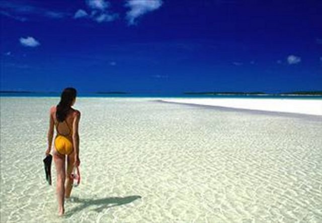 Kuzey ve güney grubu adaları olarak 2 bölüme ayrılır...