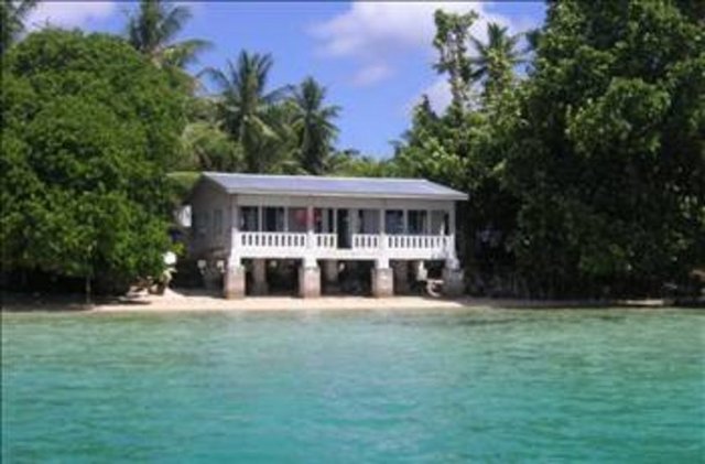 Eğer küresel ısınma nedeniyle sıcaklık 1 derece daha artarsa Tuvalu sulara gömülecektir. Tuvalu halkı şimdiden Avustralya ve Yeni Zelanda'ya göç etmektedir...