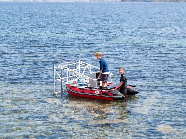 Atinalılar Spartalılara karşı büyük bir zafer kazanmış olsalar da, komutanları batan gemilerindeki yaralı askerlerine yardım etmedikleri ve ölülerini gömmedikleri için, memleketlerine döndükten sonra yargılandı, ardından da idam cezasına çarptırıldı.