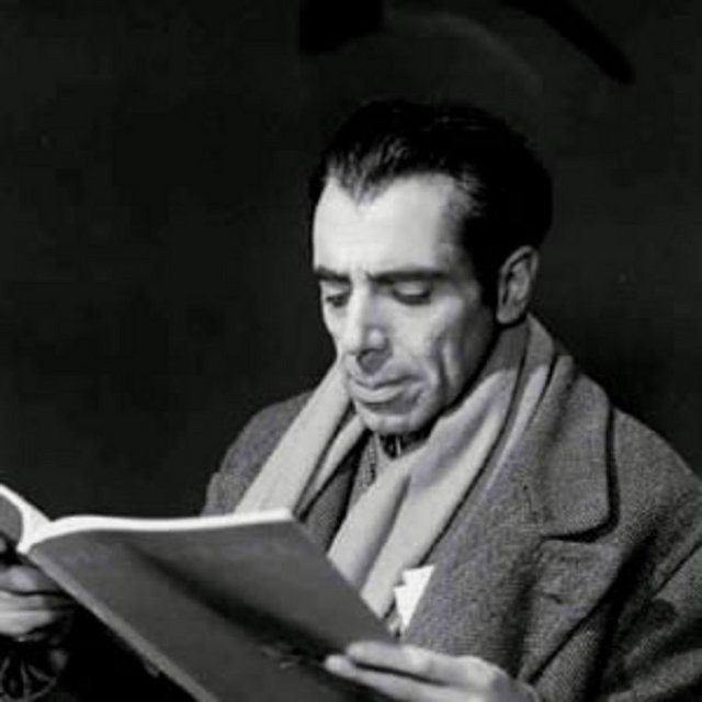 Arthur Adamov: Rus ve Ermeni aslıllı yazar 30 yaşlarında girdiği bunalım sonucunda bir süre yazmayı bıraktı. Daha sonra yazı hayatına tekrar devam eden yazar, 1970 yılında intihar ederek yaşamına son verdi.