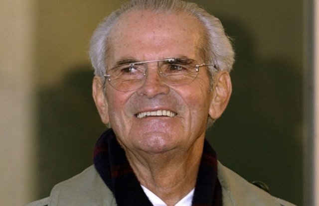 Otto Beisheim-İşadamı, Dünyanın en büyük parekende şirketlerinden Metro'nun kurucusu Otto Beisheim 89 yaşında intihar ederek yaşamına son verdi.