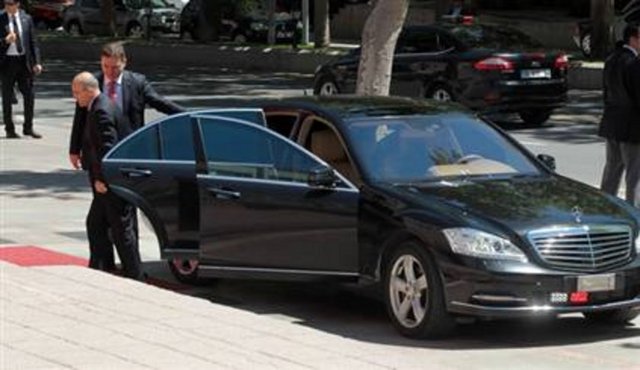 Maliye Bakanı Mehmet Şimşek'in makam aracı
