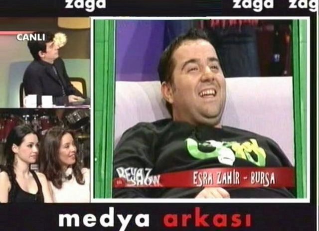 Ata Demirer, Beyaz Show'a katılan bir izleyicinin soru sorması üzerine ''Vericen mi?'' deyince olay yarattı