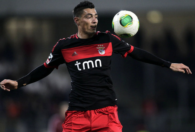 Savunma: Roderick, Luisao, Luisinho, Maxi Pereira, Bryan Garcia, Ezequiel Garay, Miguel Vitor, Jardel, Andre Almeida, Joao Cancelo, Fabio cardoso, Joao Nunes, Brunho Gaspar.