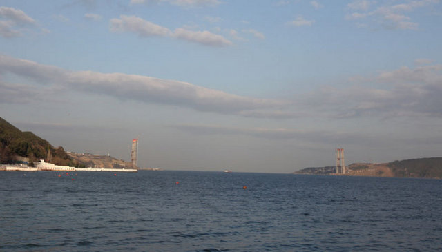 Garipçe tarafındaki kule 322 metre, Poyrazköy kesimindeki kule ise 318 metre olacak.