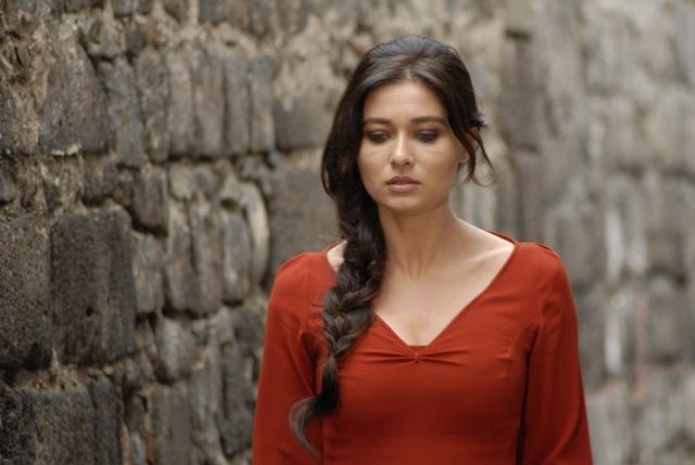 Nurgül Yeşilçay'ın başrolde olduğu dizinin çekimleri Diyarbakır'da yapıldı.