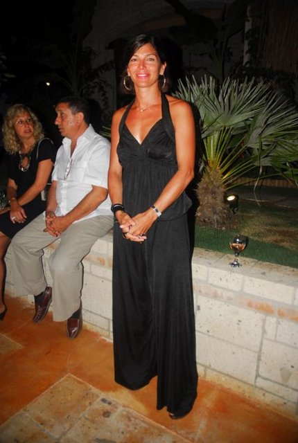 ZEYNEP ÜSTÜNEL