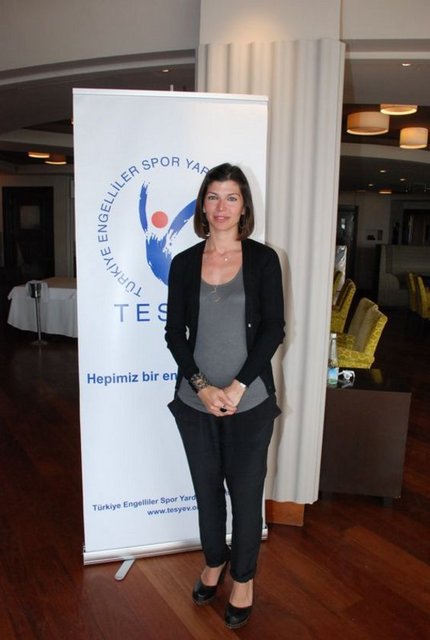 ZEYNEP ÜSTÜNEL