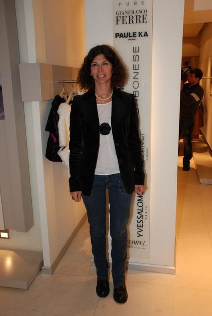 ZEYNEP ÜSTÜNEL