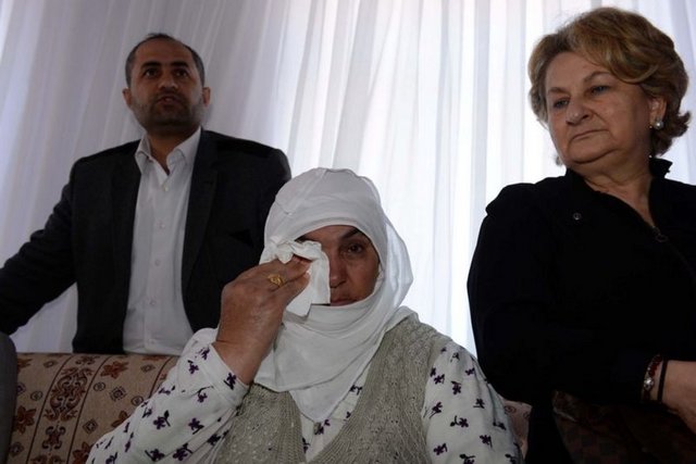 Şehit erin annesi Hatun Çokur, artık barışın gelmesini istediklerini belirterek, "Hepimiz Müslümanız. Artık kan dökülmesin. Müslüman Müslümanı, kardeş kardeşi öldürüyor. Yeter artık" dedi.