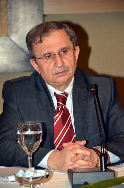 Heyet üyesi Cemal Uşşak, "İlk defa bu iktidar, dünyanın başka yerlerinde tecrübe edilen ve sonuç alınan yöntemi deniyor. İnanıyoruz; umudumuz kuvvetli ki bu yöntemle elbette sonuç alınacaktır" ifadelerini kullandı.