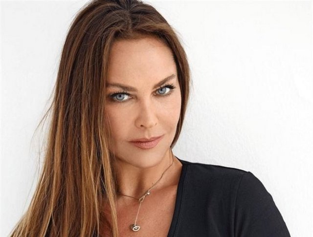 Hülya Avşar 1963 doğumlu