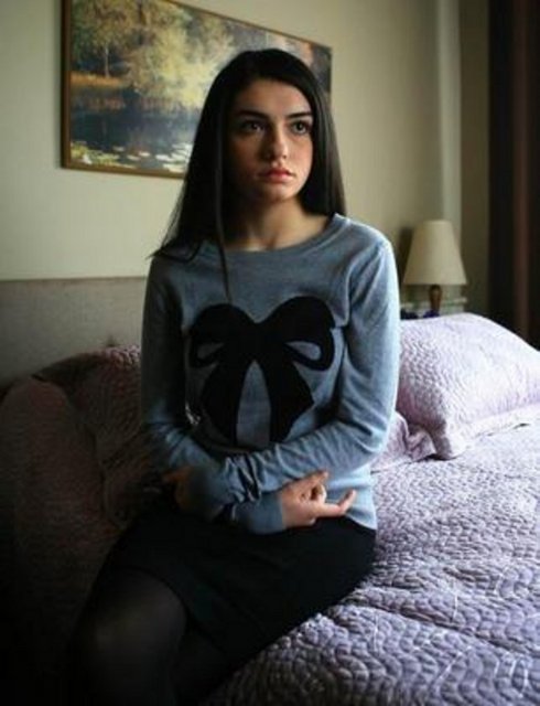 Hazar Ergüçlü 1992 doğumlu