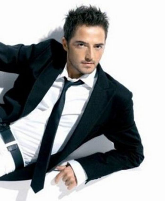 Gökhan Özen 1979 doğumlu