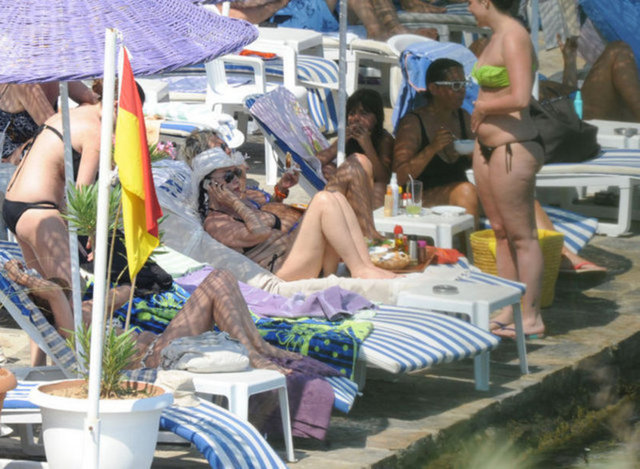 Nebahat Çehre de "Darısı sizin başınıza" dedi.