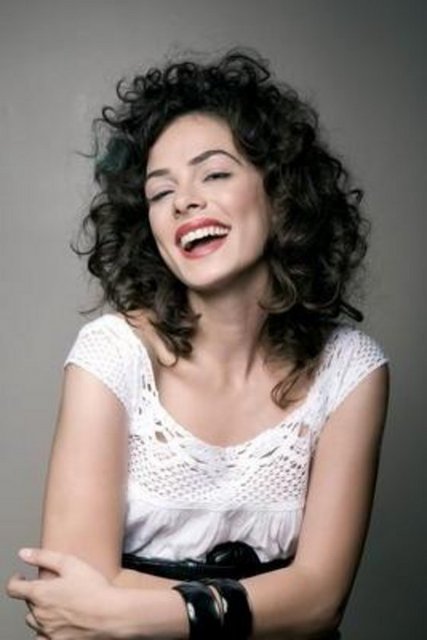 Özge Özpirinççi 1986 doğumlu