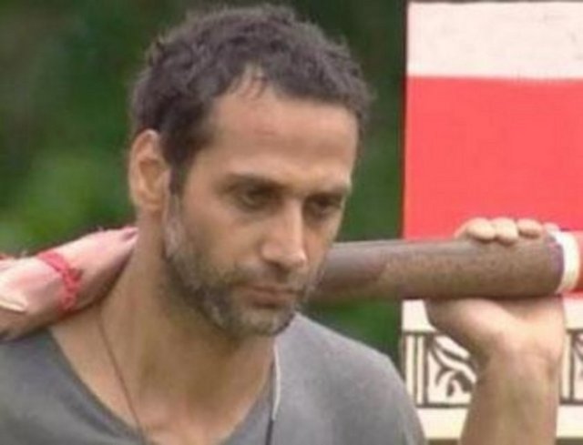 Adada geçirdiği zaman içinde en az 10 kilo kaybetti...