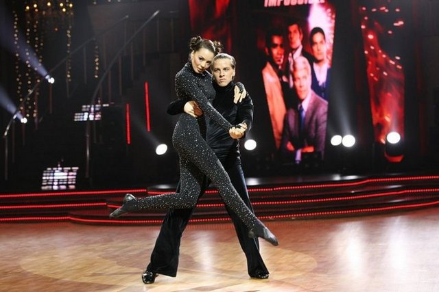 Yok Böyle Dans'ta yarıştı.