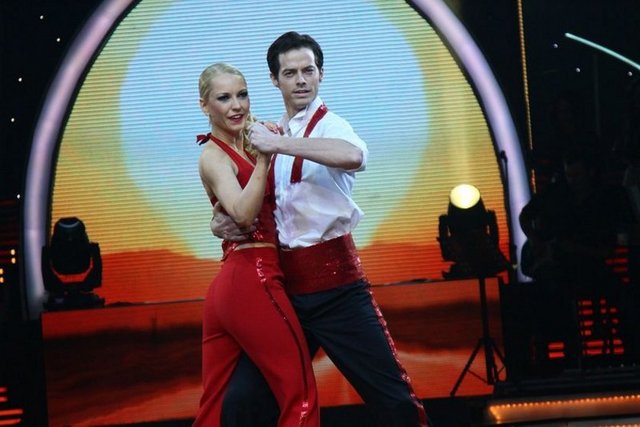 Yok Böyle Dans ve Survivor Ünlüler Gönüllüler'de yarıştı.