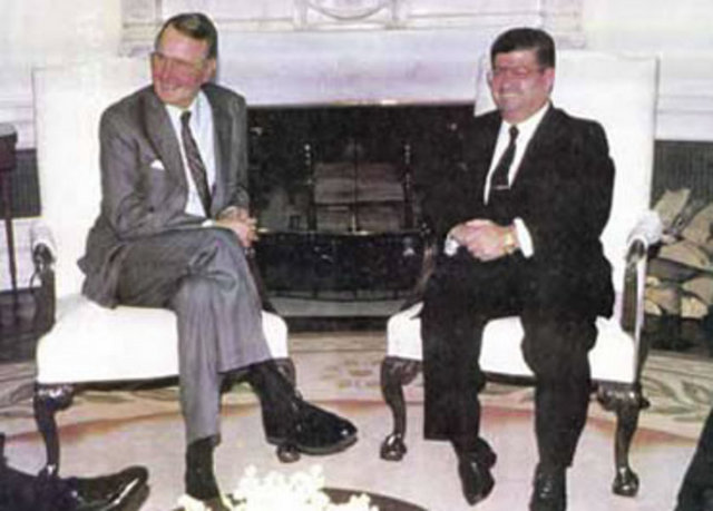 Cumhurbaşkanı Turgut Özal, ABD ziyareti sırasında Başkan George Bush ile (1991)