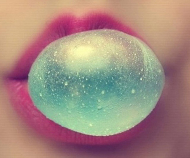 Ama yeni araştırmalar gösteriyor ki sakız kilo kontrolünde de yardımcı olarak kullanılabilir, odaklanmayı, uyanıklığı ve konsantrasyonu artırır ve hayatın günlük stresini azaltır...