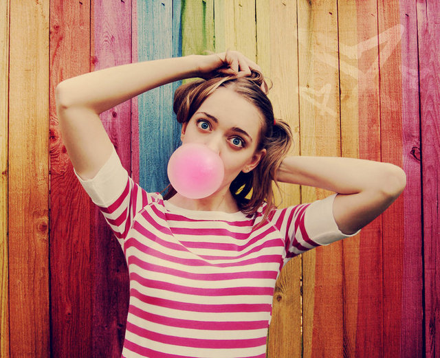 Kilo kontrolüne yardımcı olur: Sakız pratik, ucuz ve düşük kalorilidir. Şekerli bir sakız yaklaşık 5 -10 kaloridir...